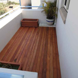 Fijian-mahognay-decking-with-clear-oil